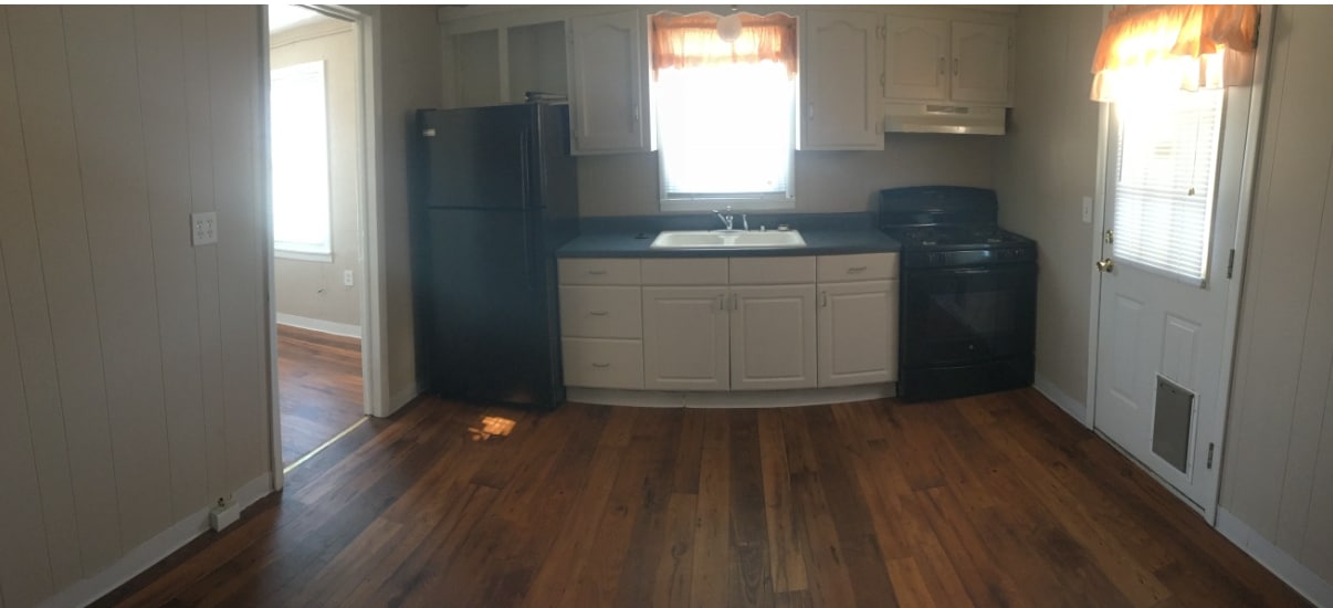 Kitchen - 821 S Saville Ave