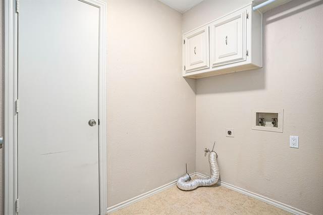 Building Photo - 802 Pebblebrook Dr