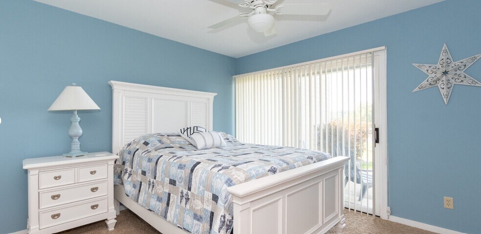 Building Photo - 230 Oak St