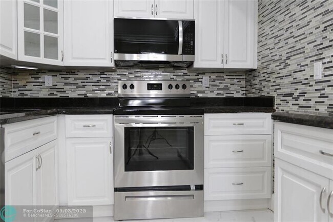 Building Photo - 3336 Quail Close