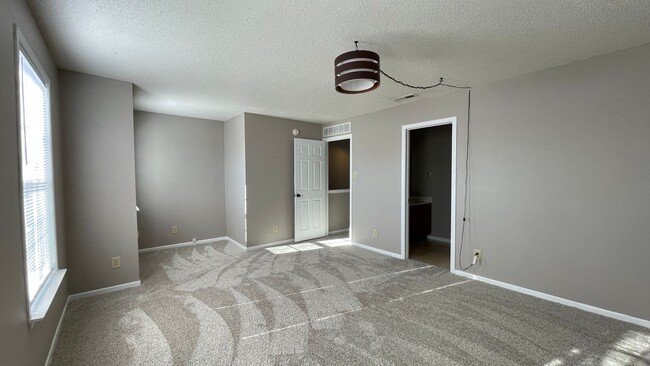 Building Photo - 3 Bedroom, 2.5 Bath Home Located in South Lafayette