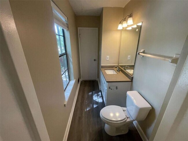Building Photo - 55 Hunt Ridge Dr