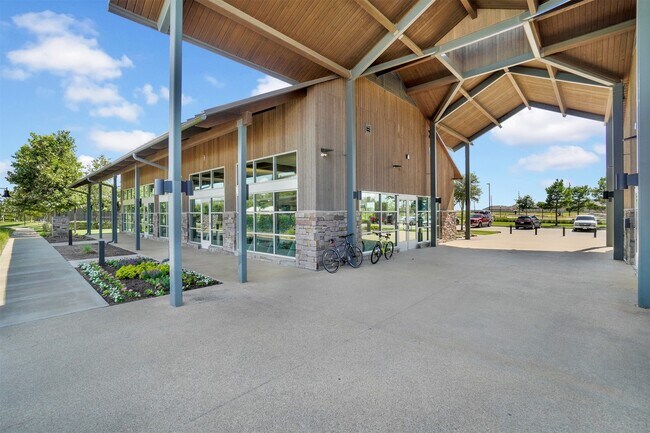 Building Photo - 30023 Vallonea Oak