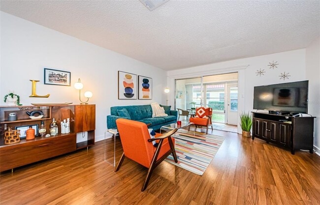 Building Photo - 601 N Hercules Ave