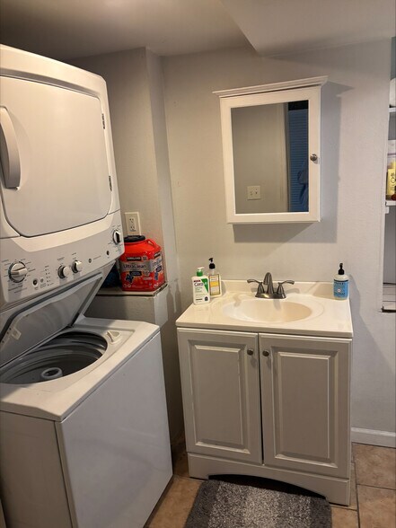 Building Photo - 1409 N 40th St