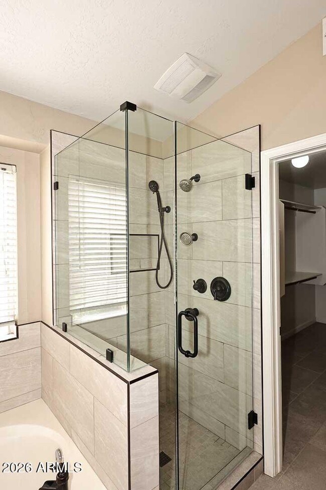 Building Photo - 4591 W Oakland St