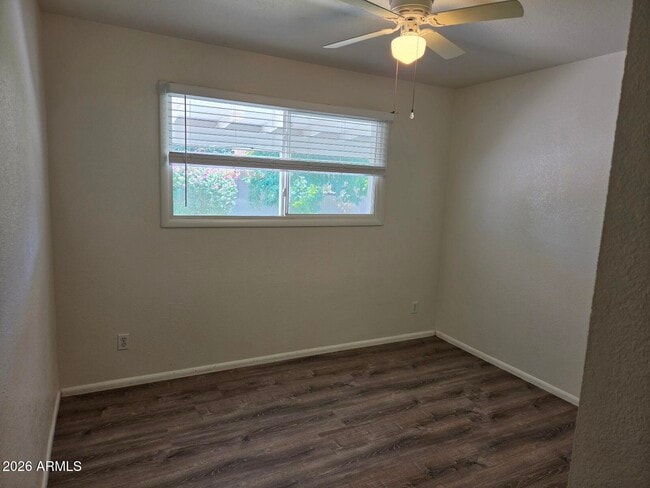Building Photo - 6401 E Parkview Dr