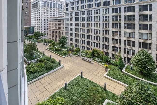 Building Photo - 130 N Garland Ct