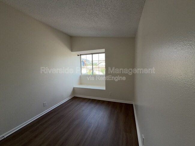 Building Photo - 11883 Bayless St