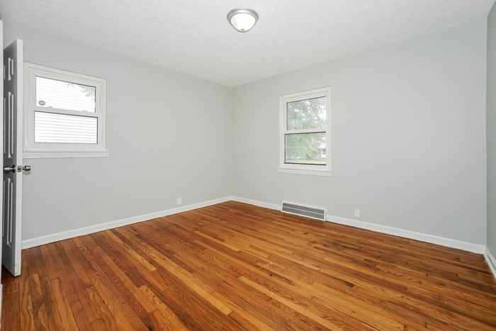 Building Photo - 790 E 258th St