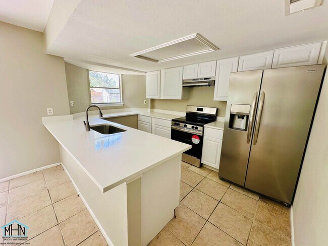 Building Photo - Prestigious Residential Offering: Expansiv...