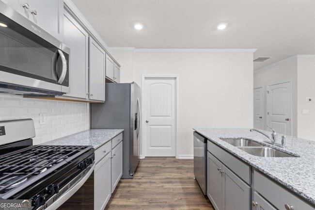 Building Photo - 5370 Swan Ln