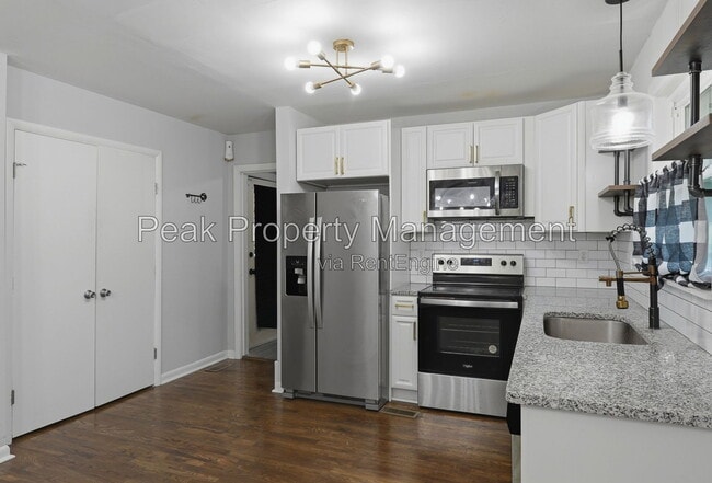 Building Photo - 2105 Fort Rice St