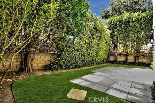 Building Photo - 2 Sugar Gum