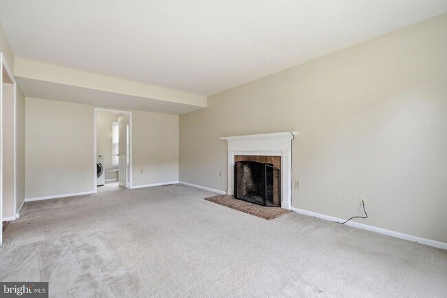 Building Photo - 10205 Balsamwood Dr