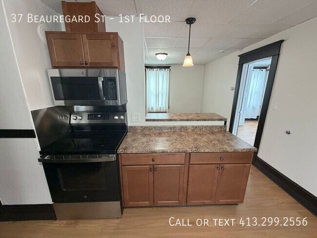 Building Photo - 37 Beauregard St