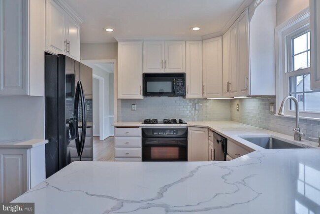 Building Photo - 5423 Rilian Ct