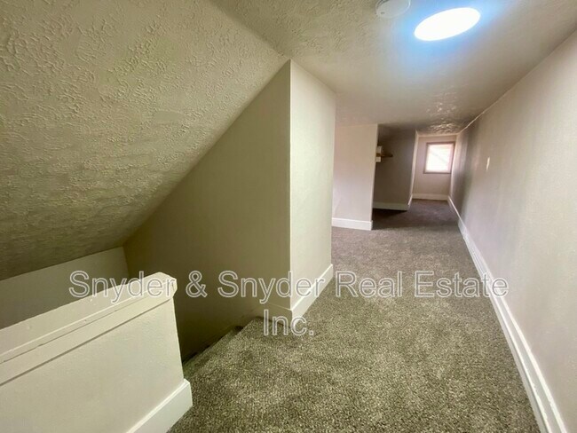Building Photo - 93 Jewett St