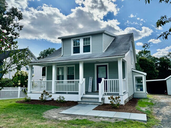 Primary Photo - 53 Grumman Ave