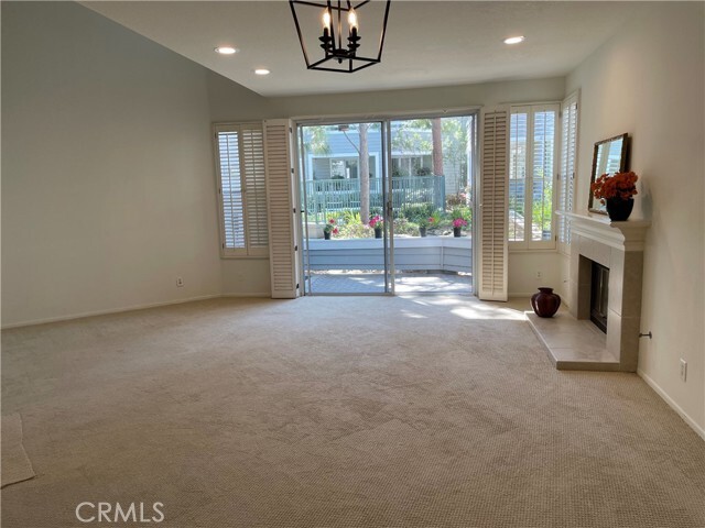 Building Photo - 253 Chesterfield