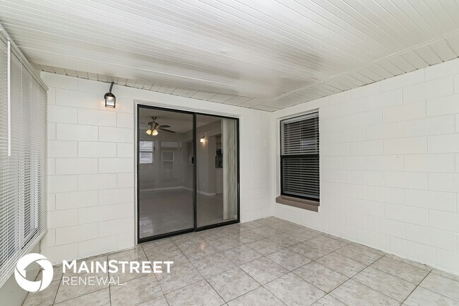 Building Photo - 709 Dromedary Dr