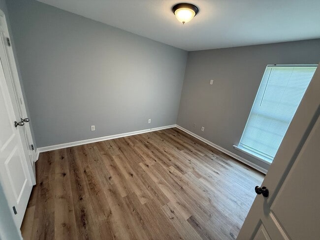 Building Photo - 1248 Ball Park Ave NE