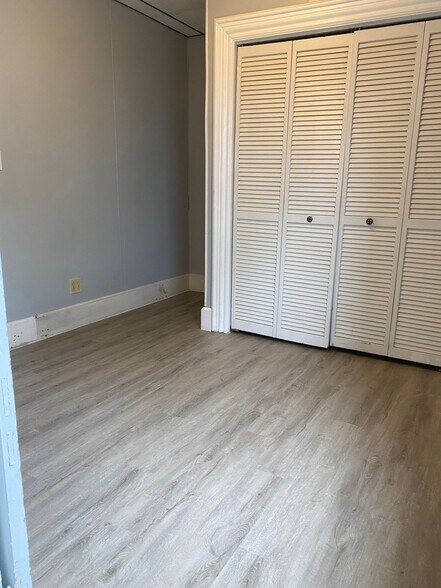 Building Photo - 28 North St