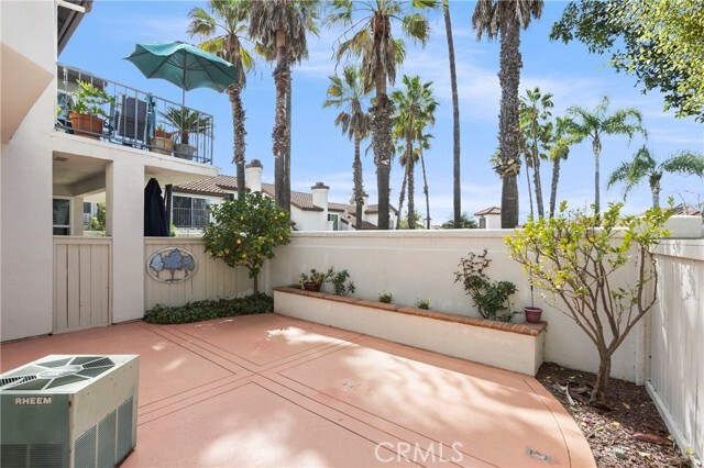 Building Photo - 75 Vía Lampara