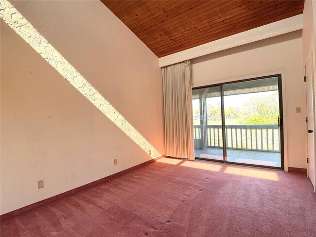 Building Photo - 647 Olde Camelot Cir