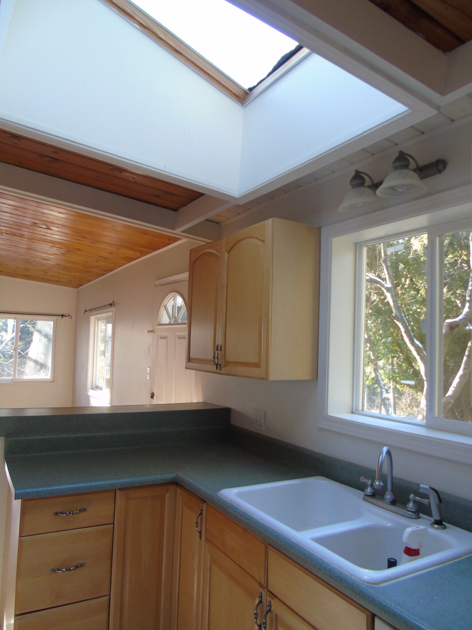 kitchen view towards dining room - 1708 Sapphire Trl