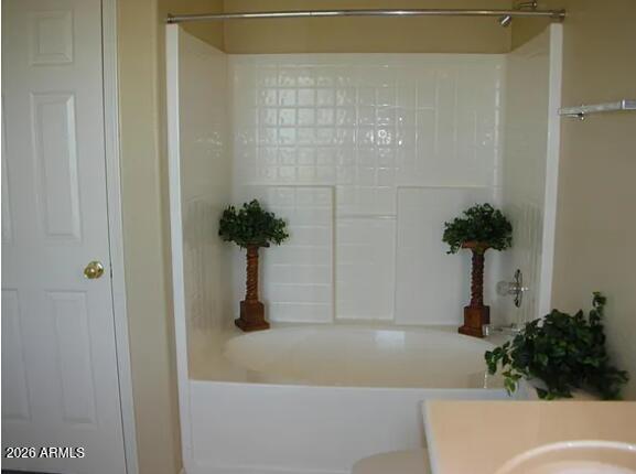 Building Photo - 2302 E Winged Foot Dr