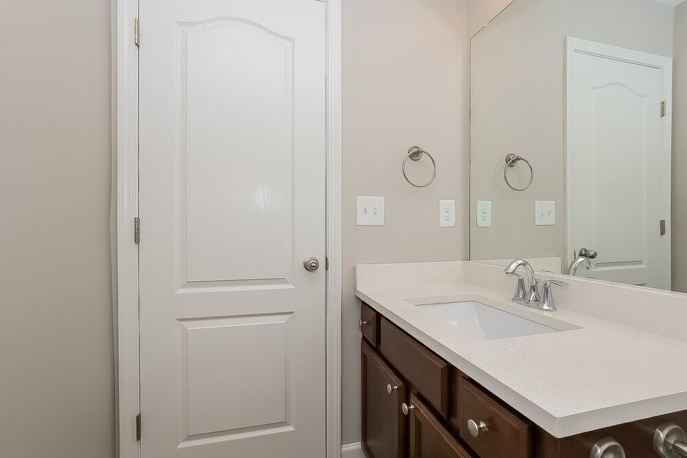 Building Photo - 1047 Chatsworth Dr