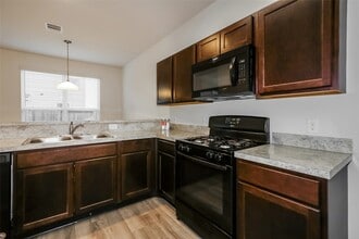 Building Photo - 16903 Andrew Nook Ln