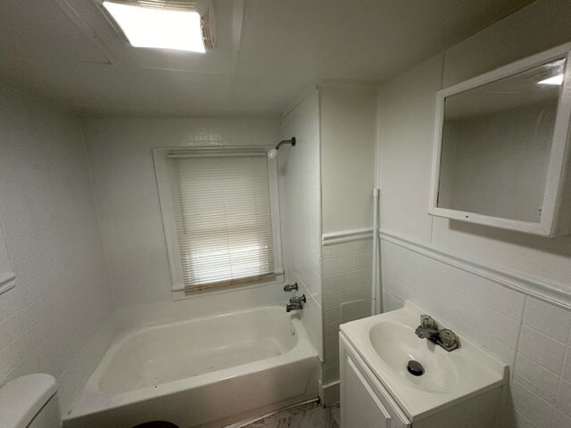 Building Photo - 2845 N Patterson Ave