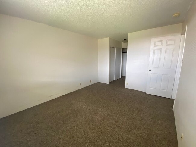 Building Photo - 139MAT
