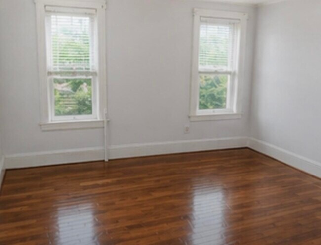 Building Photo - 142 W 27th St