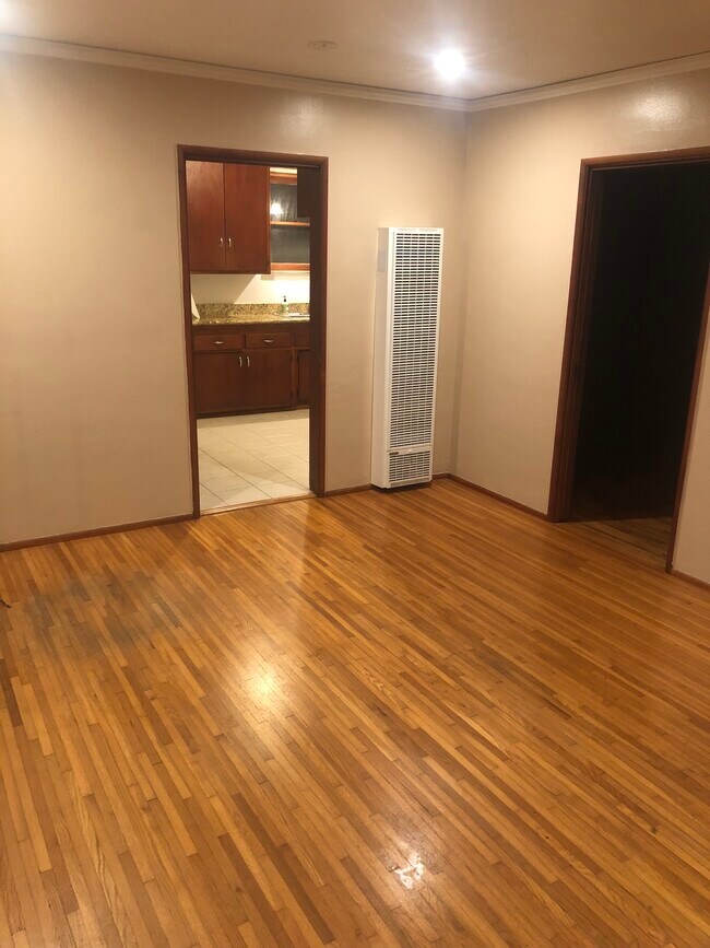 Living room - 1802 Green Ln