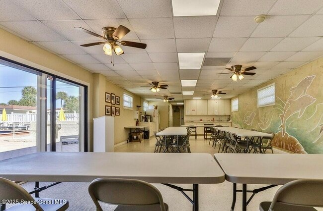 Building Photo - 710 Flamingo Dr