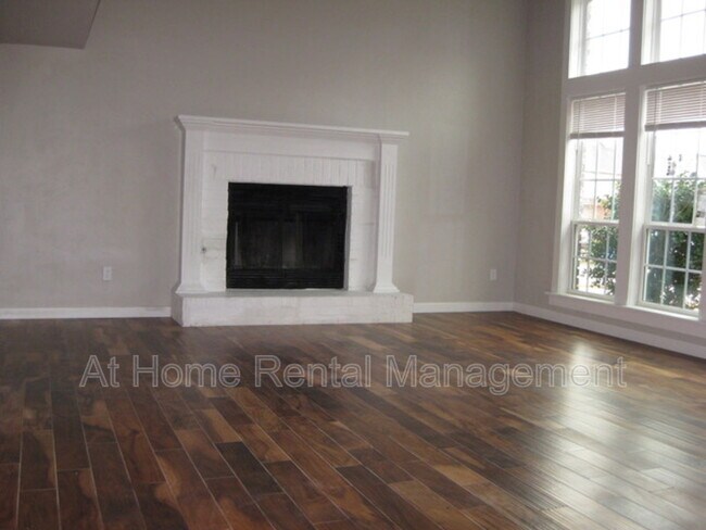 Building Photo - 9224 S Hudson Ave