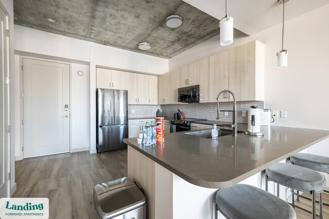 Building Photo - 151 S State St