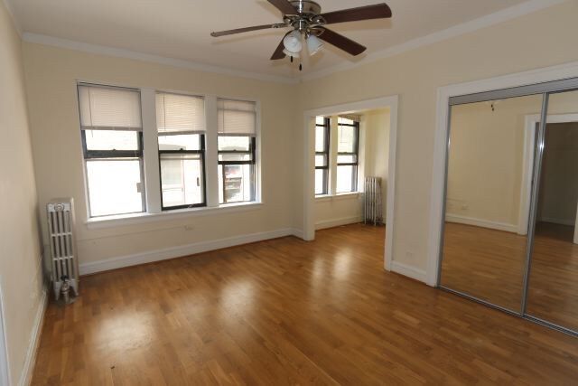 Building Photo - 4636 N Paulina St