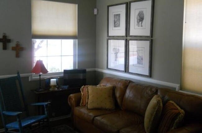 Building Photo - 1686 Goldenrod Ave