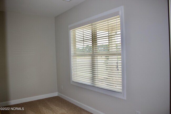 Building Photo - 368 Wheatfield Way
