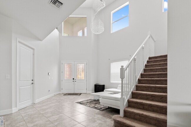 Building Photo - 15134 Cameo Ct
