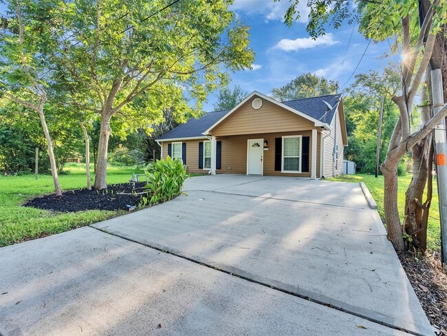 Building Photo - 326 S Bell Dr