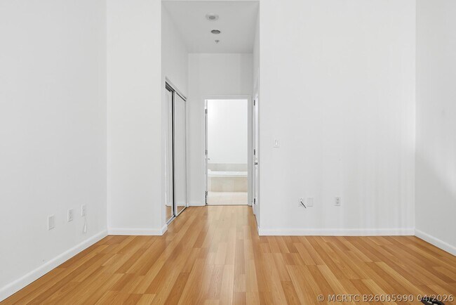 Building Photo - 801 S Olive Ave