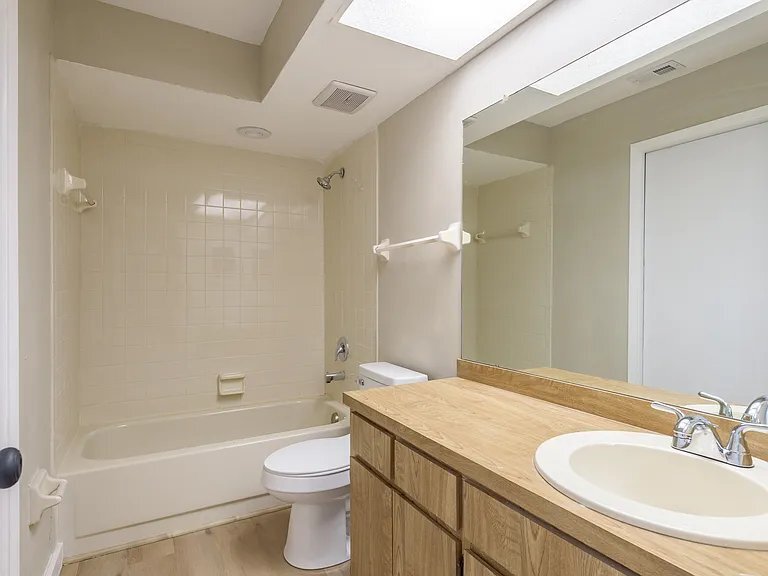 Building Photo - 2980 S Pines Dr