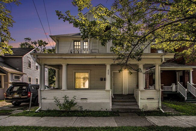 Building Photo - Charming 1-Bed/1-Bath Apartment – Newly Re...