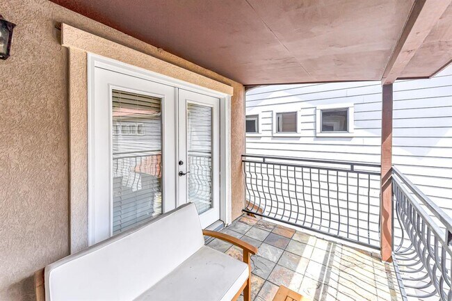 Building Photo - 11022 Robin Hood Ct