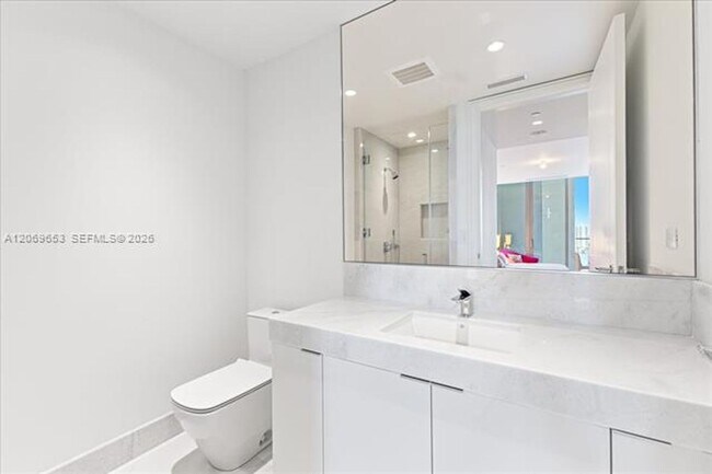 Building Photo - 17975 Collins Ave